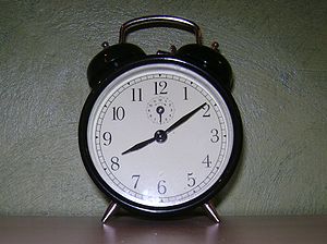 English: Alarm clock Polski: Budzik